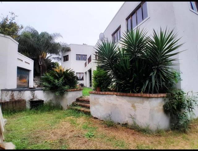 7 BEDROOM HOUSE FOR SALE IN THE REEDS
